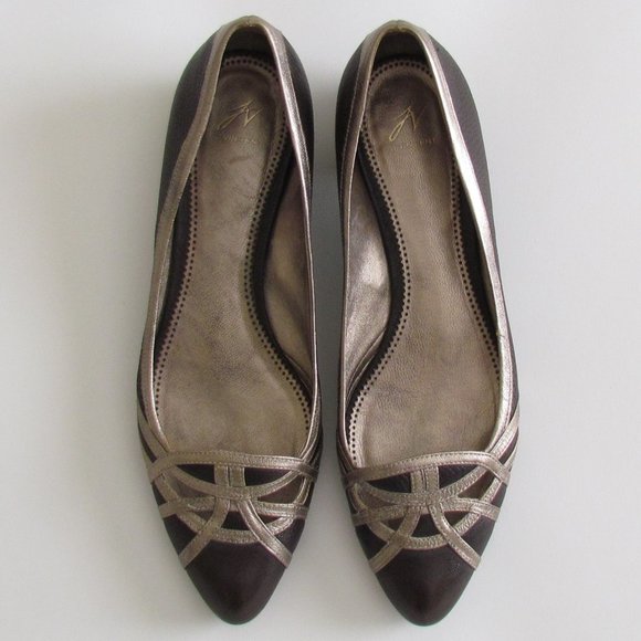 J. Vincent Brown Gold Metallic Bronze Shoes 1" Heel Women's Size 8M - Picture 1 of 8
